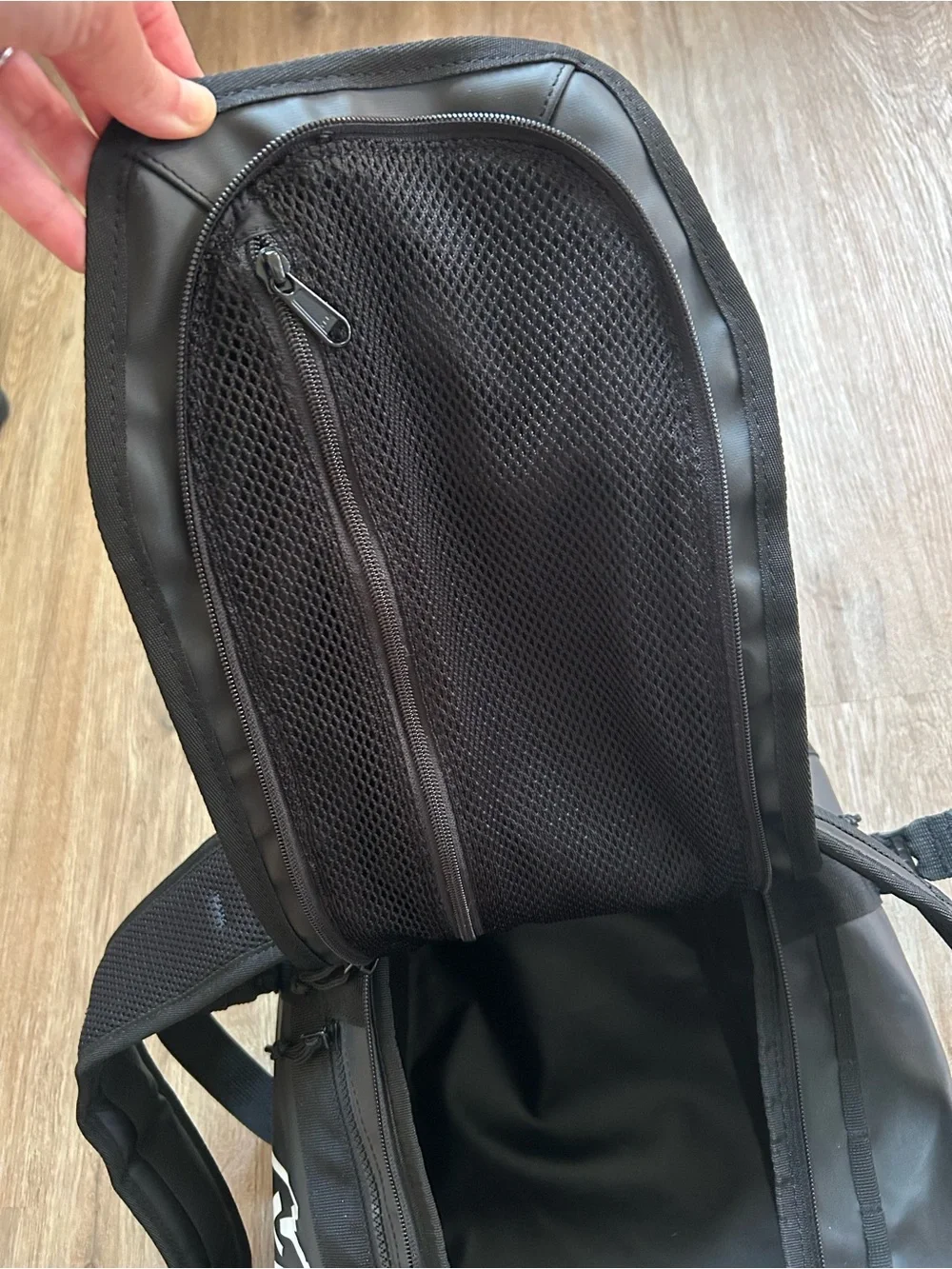 Helly Hansen Duffle Bag 30L, converts to backpack. Waterproof, soft, material